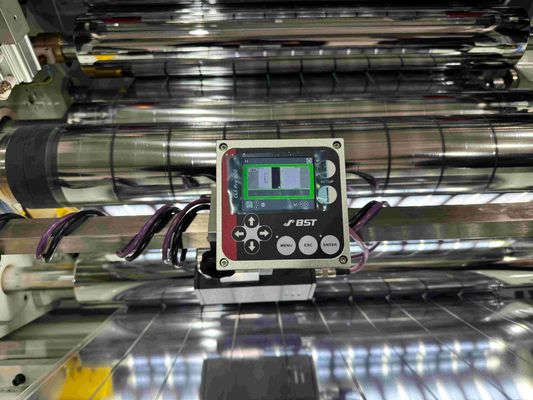 خط ماكينة قص وتقطيع الركيزة PP / PE إلى الطول خط شق لفائف الصلب