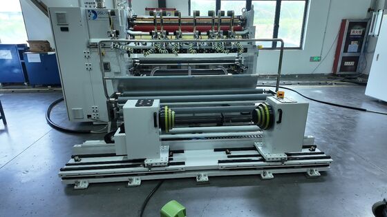 آلة Slitter Rewinder مصممة لقطع وإعادة لف بطارية الليثيوم مع تشغيل شاشة لمسة كبيرة