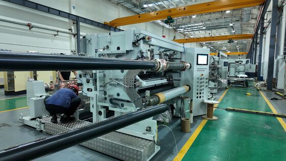 آلة إعادة التدوير للقطع للمواد المركبة PET و OPP مع CNC servo drive وتكنولوجيا قطع السكين الدائري